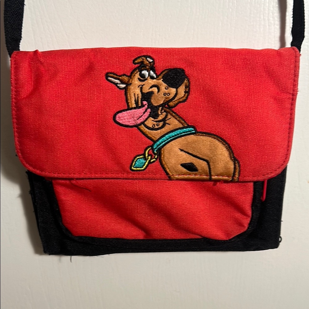 Cartoon Network Vintage Scooby-Doo Crossbody Bag Red and Black